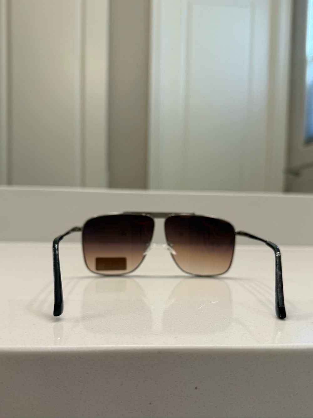 GUESS Aviator Sunglasses in GRADIENT Brown NWOT - Picture 3 of 13